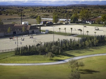 Ippos Club Thessaloniki Pferdesportzentrum mit Risohorse Ebbe-Flut-Reitböden
