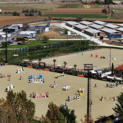 Instalación ecuestre IPPOS Club Tesalónica Grecia con pistas Risohorse®